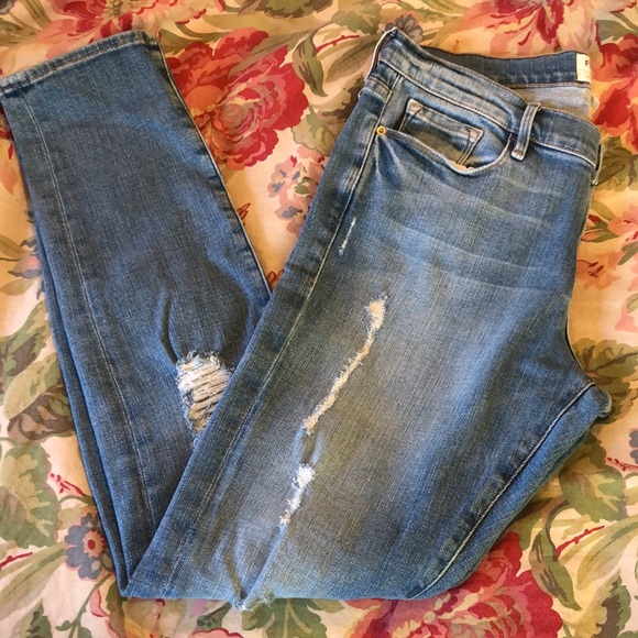 FRAME Size 28 (30) “Le Garçon Jean” Stretch Skinny Jean Distressed Med Blue Soft - Picture 1 of 16